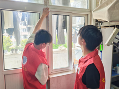 304永利集团：小纱窗暖人心 以生为本解难题